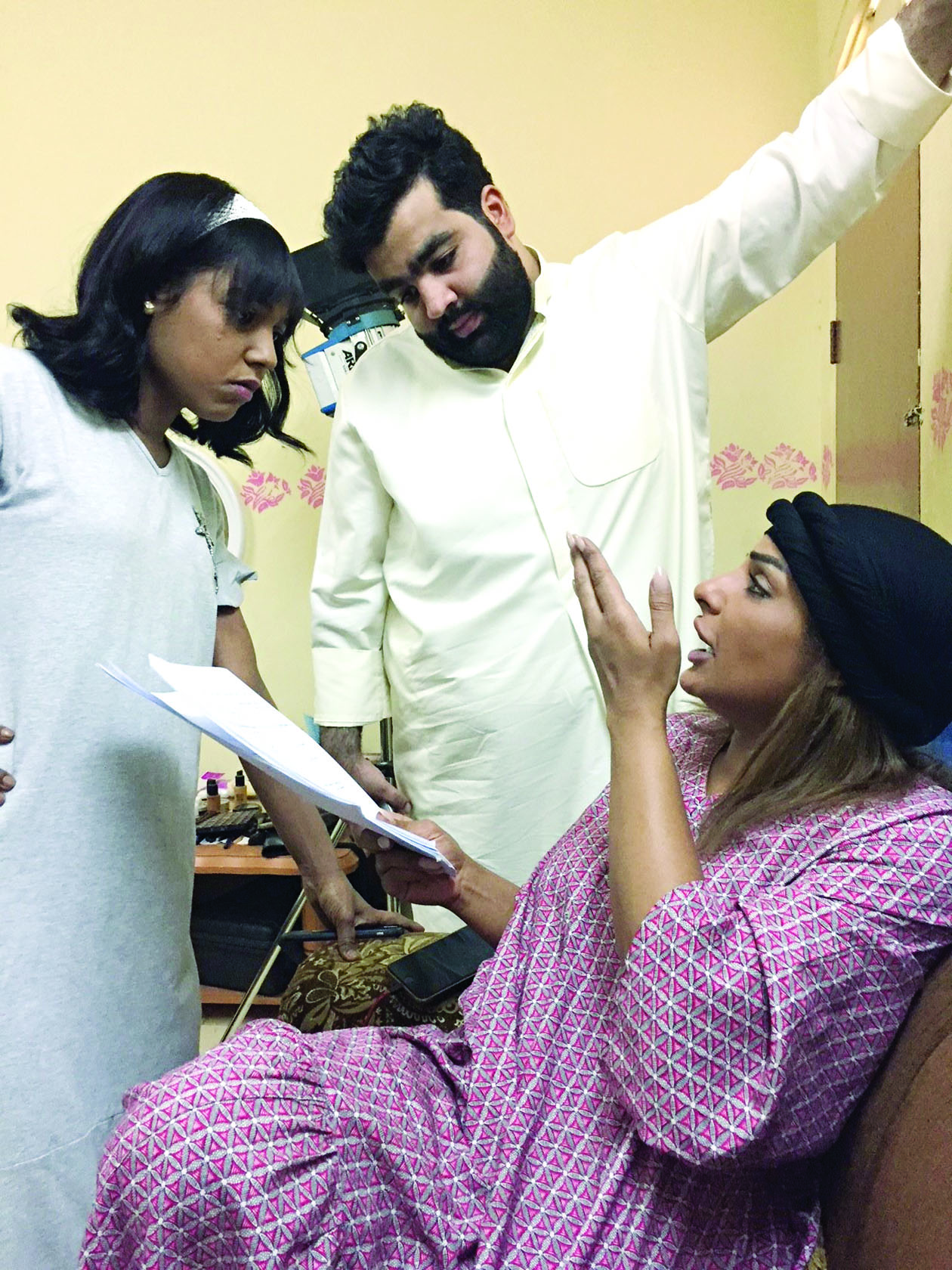 مرام ونورا والنصار... يراجعون الحوار في «الحزرة» 