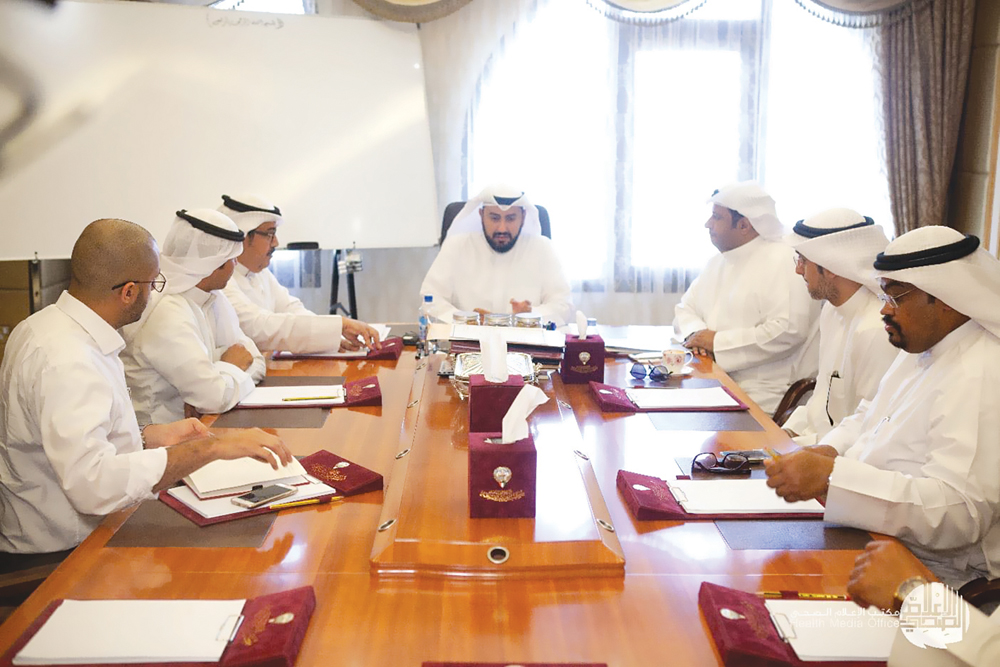 u0648u0632u064au0631 u0627u0644u0635u062du0629 u0645u062cu062au0645u0639u0627u064b u0645u0639 u0645u0645u062bu0644u064a u0623u0647u0627u0644u064a u0645u062fu064au0646u062au064a u0635u0628u0627u062d u0627u0644u0623u062du0645u062f u0648u0627u0644u0648u0641u0631u0629 u0628u062du0636u0648u0631 u0627u0644u0646u0627u0626u0628 u0627u0644u0633u0628u064au0639u064a