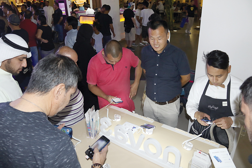 تجربة الهواتف الجديدة	