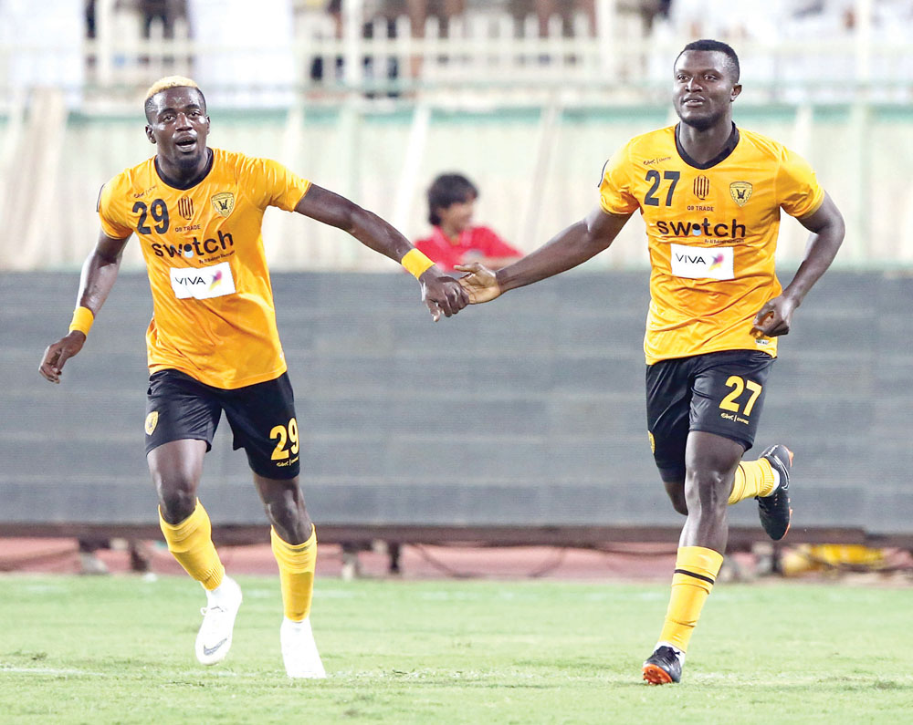 u0631u0648u0646u0627u0644u062f u064au062du062au0641u0644 u0628u0647u062fu0641u0647 u0627u0644u0623u0648u0644 u0645u0639 u0632u0645u064au0644u0647 u0645u0627u064a u0627u0643u0633u0644t(u0623u0632u0631u0642 u062fu0648u062a u0643u0648u0645)