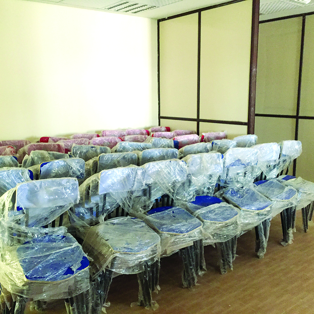 أثاث المدارس الجديدة 