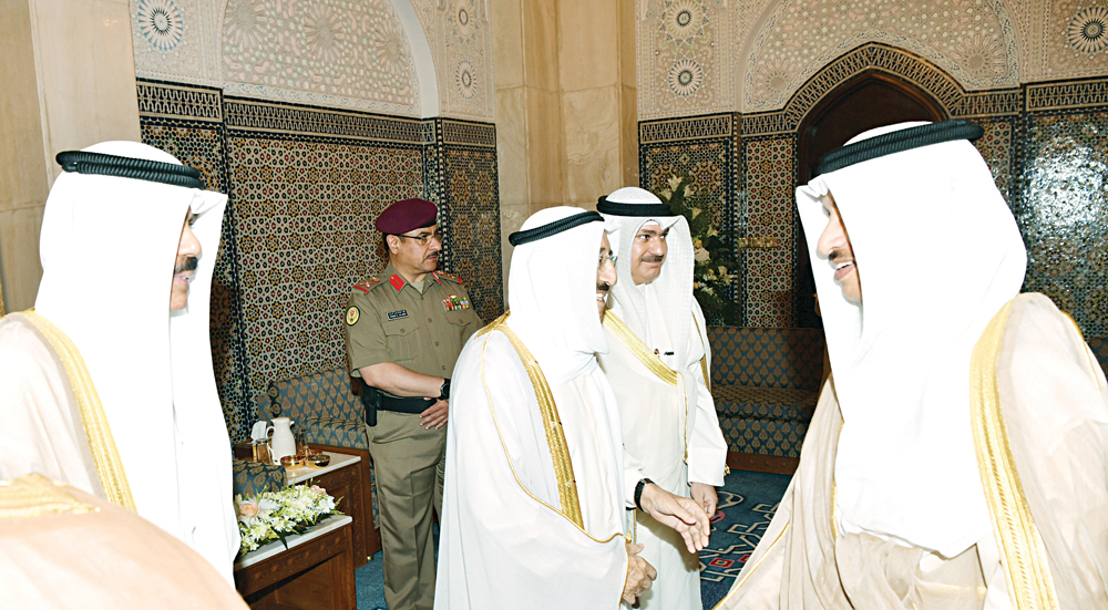 الأمير وولي العهد يتلقيان التهاني من جابر المبارك