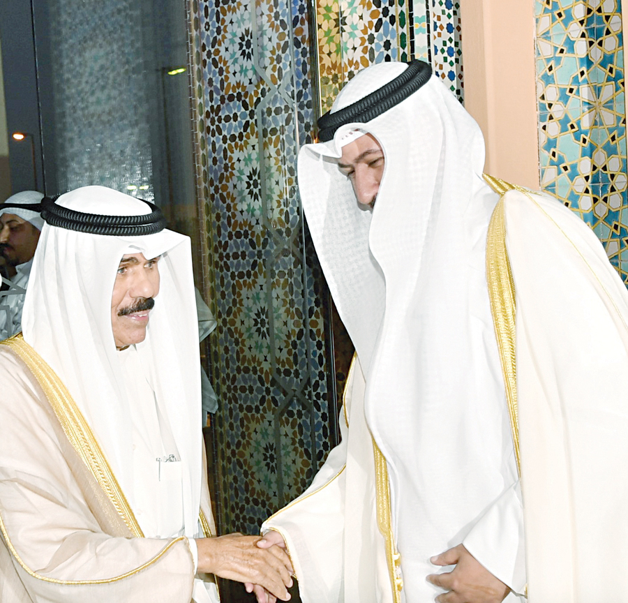 العفاسي في استقبال ولي العهد في المسجد الكبير