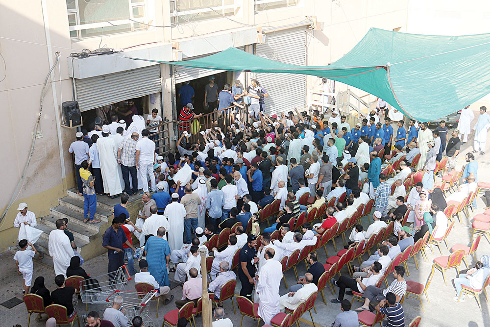 مضحون ينتظرون دورهم في مسلخ السالمية