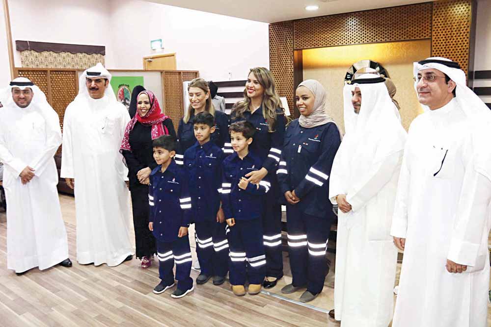 معايدة في مجمع دار الرعاية