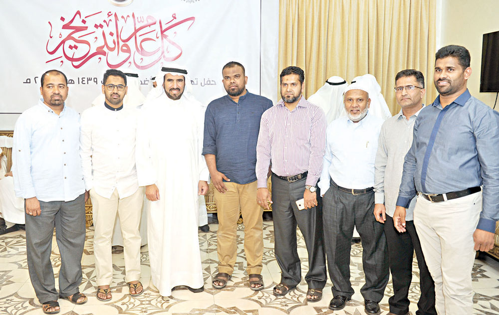 مهنئون من جاليات مختلفة 