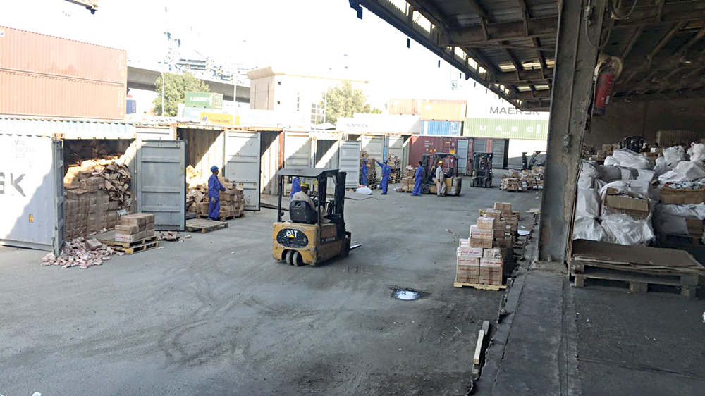 الحاويات بعد فتحها