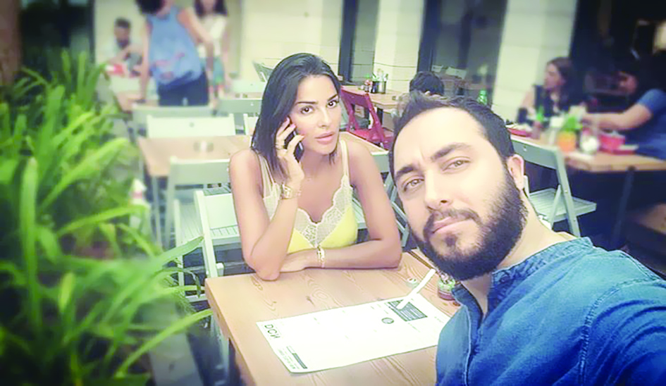 أسمر... و«سيلفي» مع نادين نجيم