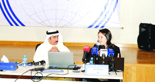 u0625u0644u064au0632u0627 u0645u0627u0631u0643u0633 u0645u062au062du062fu062bu0629 u0641u064a u0627u0644u0648u0631u0634u0629 u0648u0625u0644u0649 u062cu0627u0646u0628u0647u0627 u0633u0639u062f u0627u0644u0639u0644u064a     t  (u062au0635u0648u064au0631 u0633u0639u062f u0647u0646u062fu0627u0648u064a)