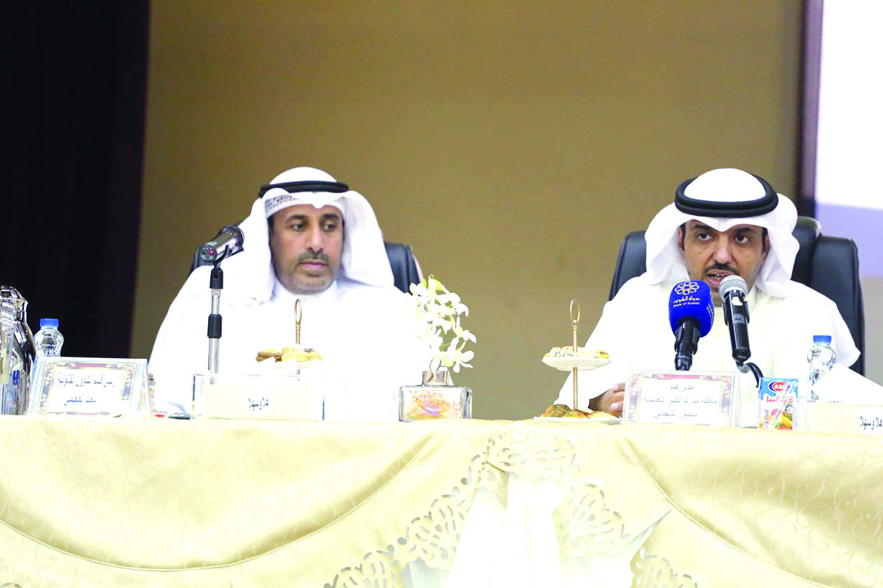 u0645u0646u0635u0648u0631 u0627u0644u0638u0641u064au0631u064a u0645u062du0627u0636u0631u0627u064b u0641u064a u0645u0639u0644u0645u064a u0645u0628u0627u0631u0643 u0627u0644u0643u0628u064au0631