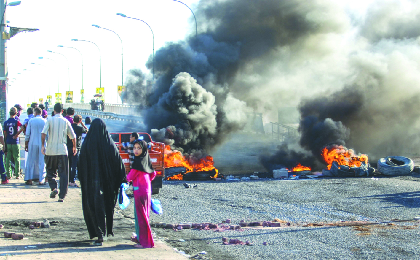 u0645u062au0638u0627u0647u0631u0648u0646 u064au062du0631u0642u0648u0646 u0627u0644u0625u0637u0627u0631u0627u062a u0639u0644u0649 u0627u0644u0637u0631u064au0642 u0627u0644u0631u0626u064au0633u064a u0628u064au0646 u0645u0631u0643u0632 u0645u062fu064au0646u0629 u0627u0644u0628u0635u0631u0629 u0648u0643u0631u0645u0629 u0639u0644u064a u0641u064a u0636u0648u0627u062du064au0647u0627 u0627u0644u0634u0645u0627u0644u064au0629t (u0623 u0641 u0628)