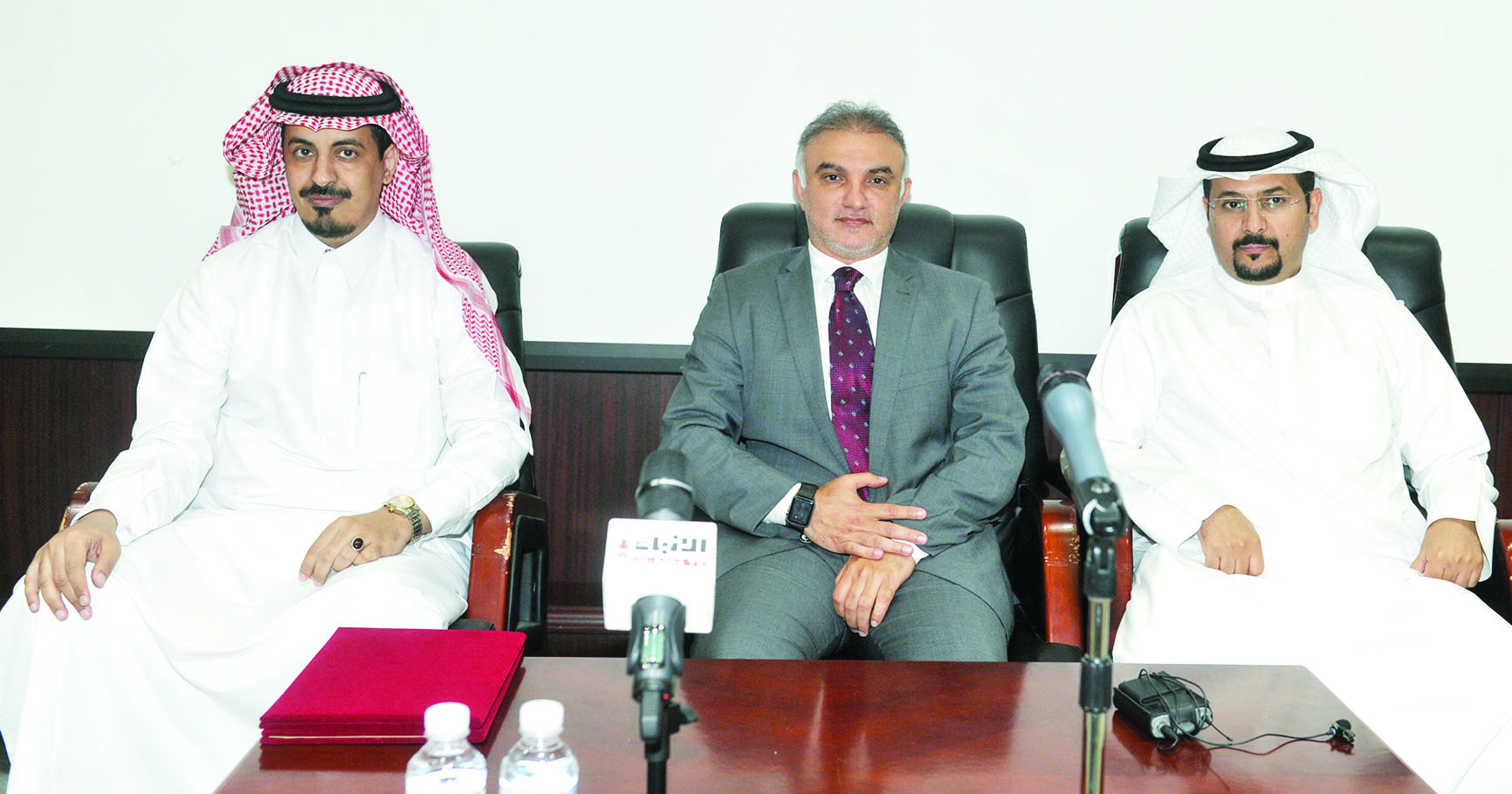 u062cu0627u0646u0628 u0645u0646 u0627u0644u0645u0624u062au0645u0631 t(u062au0635u0648u064au0631 u0633u0639u062f u0647u0646u062fu0627u0648u064a)