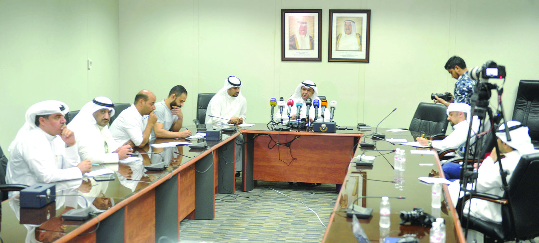 u0627u0644u0646u0627u0634u064a u0645u062au062du062fu062bu0627u064b u0641u064a u0627u0644u0645u0624u062au0645u0631 u0627u0644u0635u062du0627u0641u064a u0627u0644u0634u0647u0631u064a t(u062au0635u0648u064au0631 u0633u0639u062f u0647u0646u062fu0627u0648u064a)