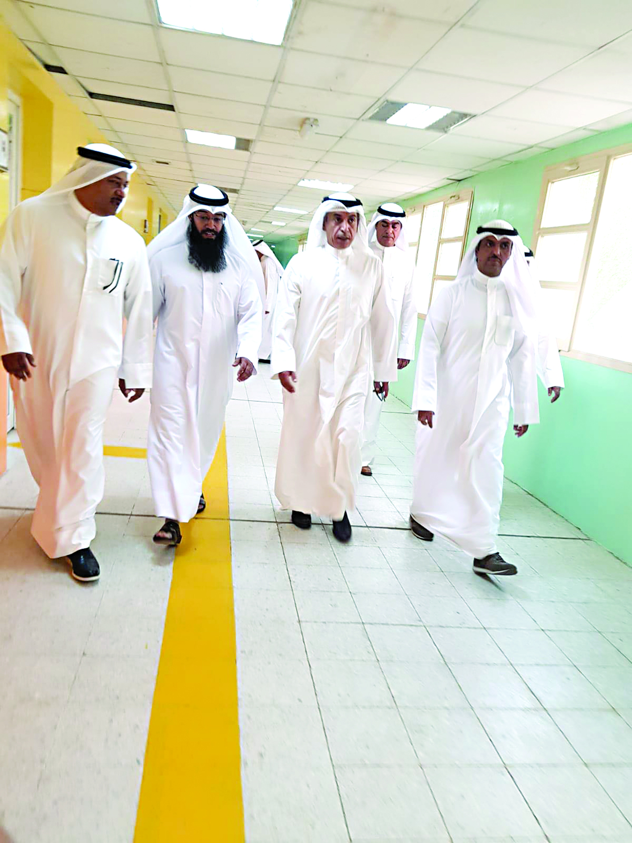 u0648u0632u064au0631 u0627u0644u062au0631u0628u064au0629 u062eu0644u0627u0644 u062cu0648u0644u062au0647 u0641u064a u0625u062du062fu0649 u0645u062fu0627u0631u0633 u0645u0628u0627u0631u0643 u0627u0644u0643u0628u064au0631