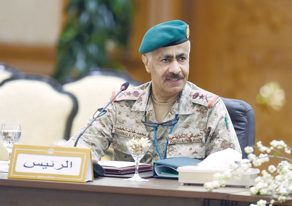 الخضر ملقياً كلمته في الاجتماع	 (تصوير أسعد عبدالله)