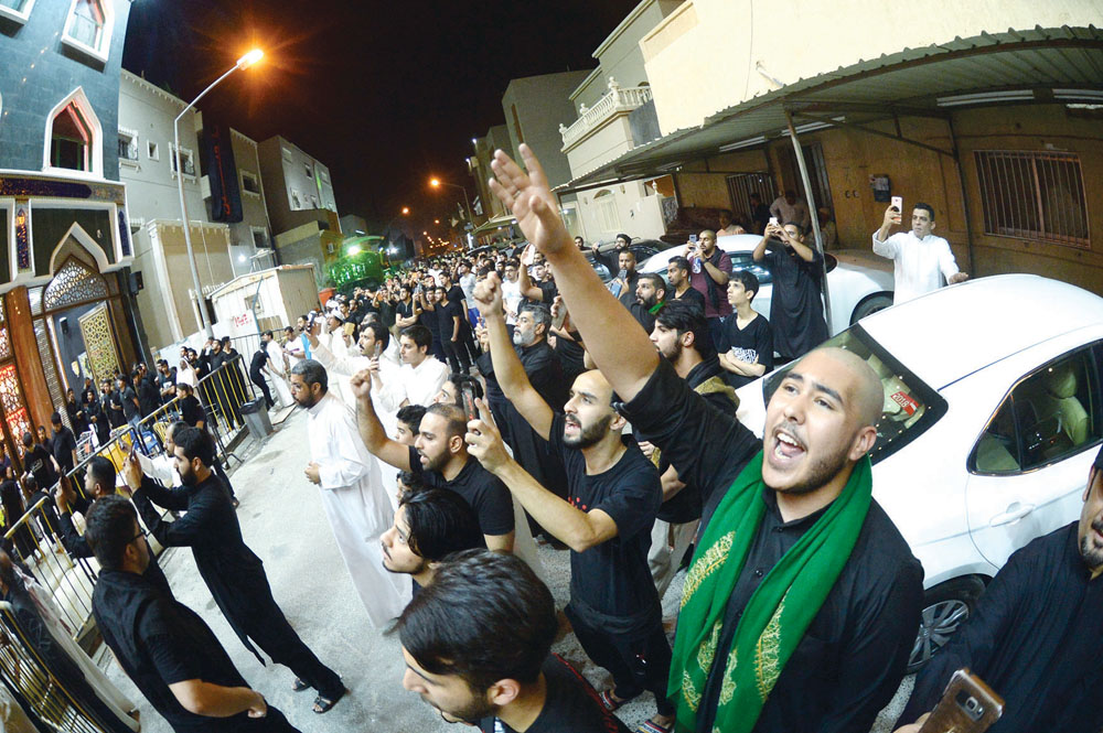 مشاركة حاشدة في إحياء أولى ليالي عاشوراء 	                                          (تصوير بسام زيدان) 