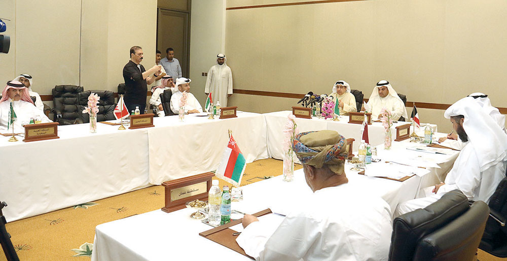 u0648u0643u064au0644 u00abu0627u0644u0643u0647u0631u0628u0627u0621u00bb u0645u062au0631u0626u0633u0627u064b u0627u0644u0627u062cu062au0645u0627u0639   t  (u062au0635u0648u064au0631 u0628u0633u0627u0645 u0632u064au062fu0627u0646)