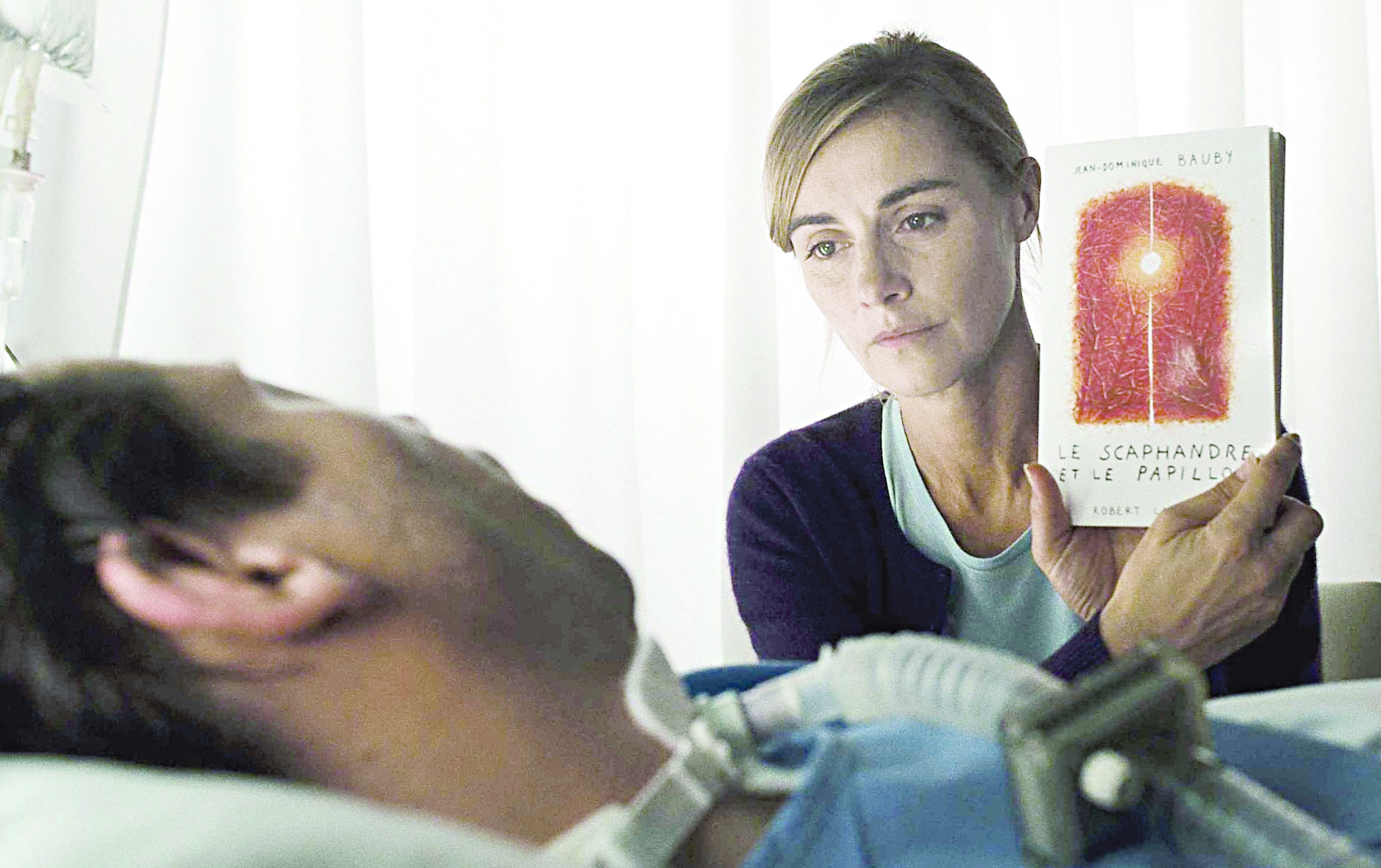 من «قناع الغوص والفراشة» 