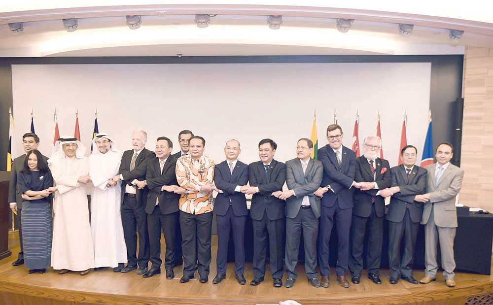 u0627u0644u0634u0627u0631u062e u064au0646u0636u0645 u0625u0644u0649 u0633u0641u0631u0627u0621 u00abu0622u0633u064au0627u0646u00bb u0641u064a u0644u0642u0637u0629 u062au0639u0628u0631 u0639u0646 u0648u062du062fu0629 u062fu0648u0644 u0627u0644u0645u062cu0645u0648u0639u0629 u0648u062au0645u0627u0633u0643u0647u0627       t    (u062au0635u0648u064au0631 u0623u0633u0639u062f u0639u0628u062fu0627u0644u0644u0647)