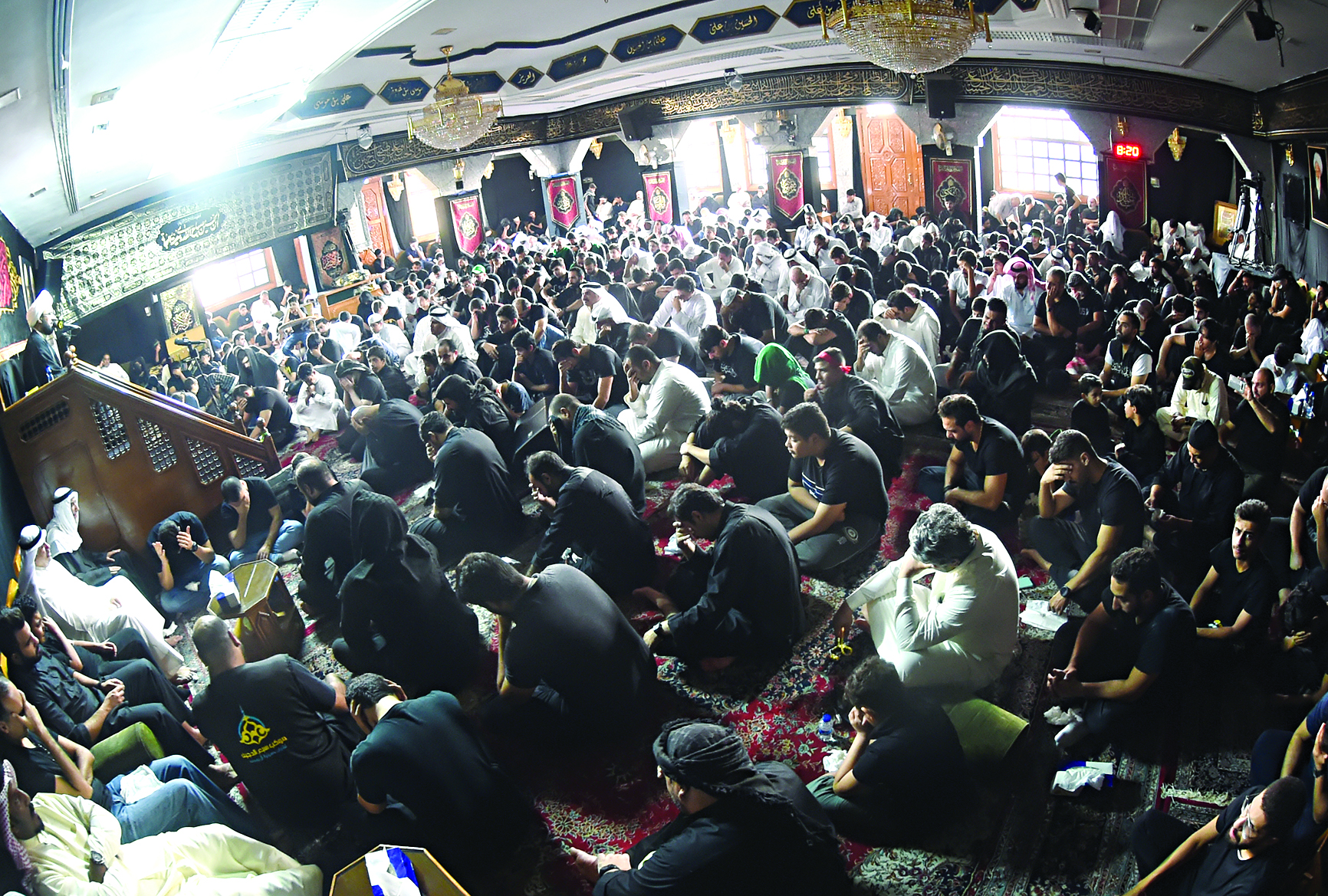 حضور كثيف في أحد مجالس العزاء