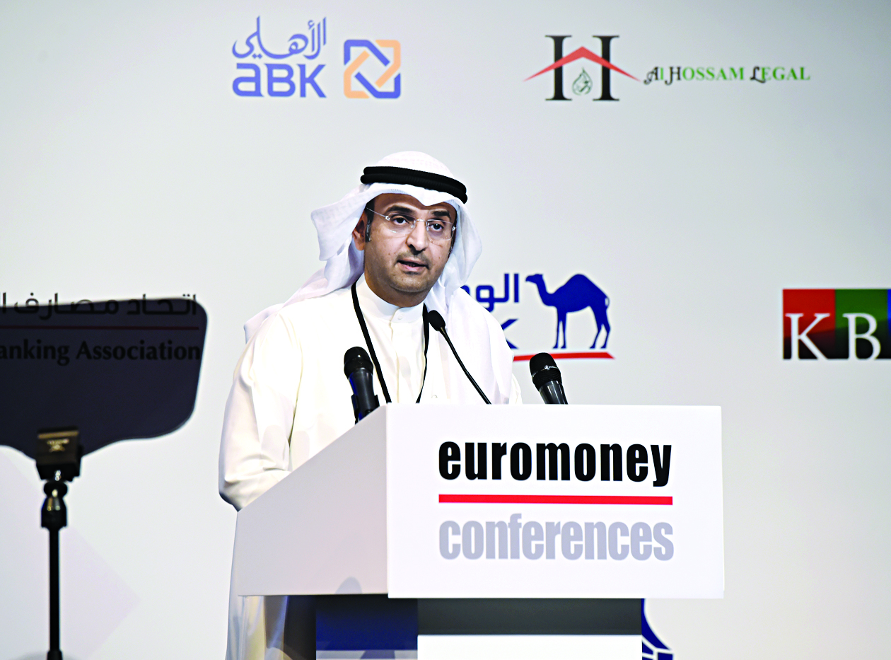 نايف الحجرف                                   (تصوير أسعد عبدالله)