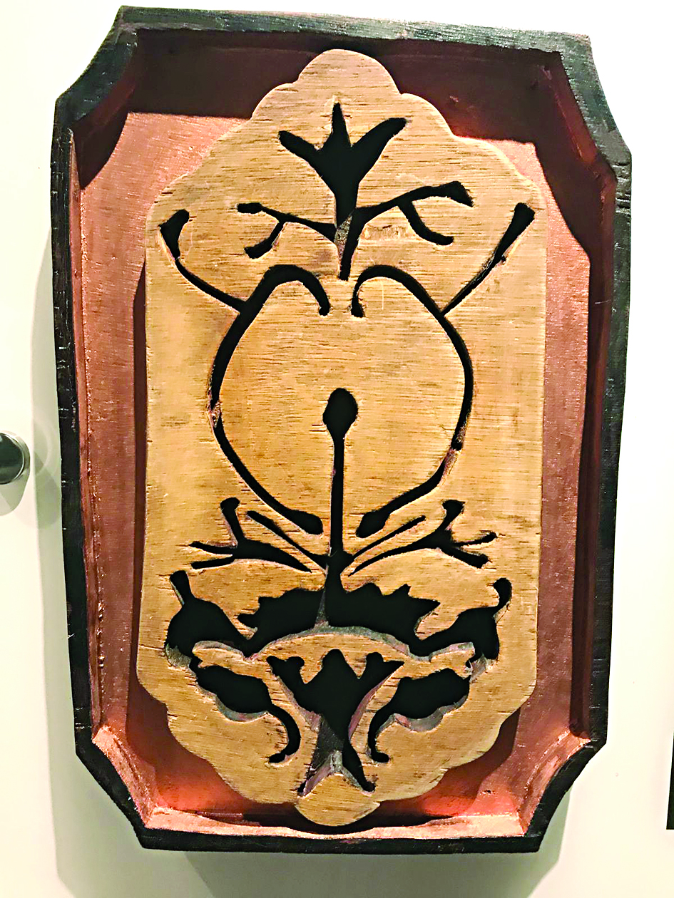 من أعمال المعرض