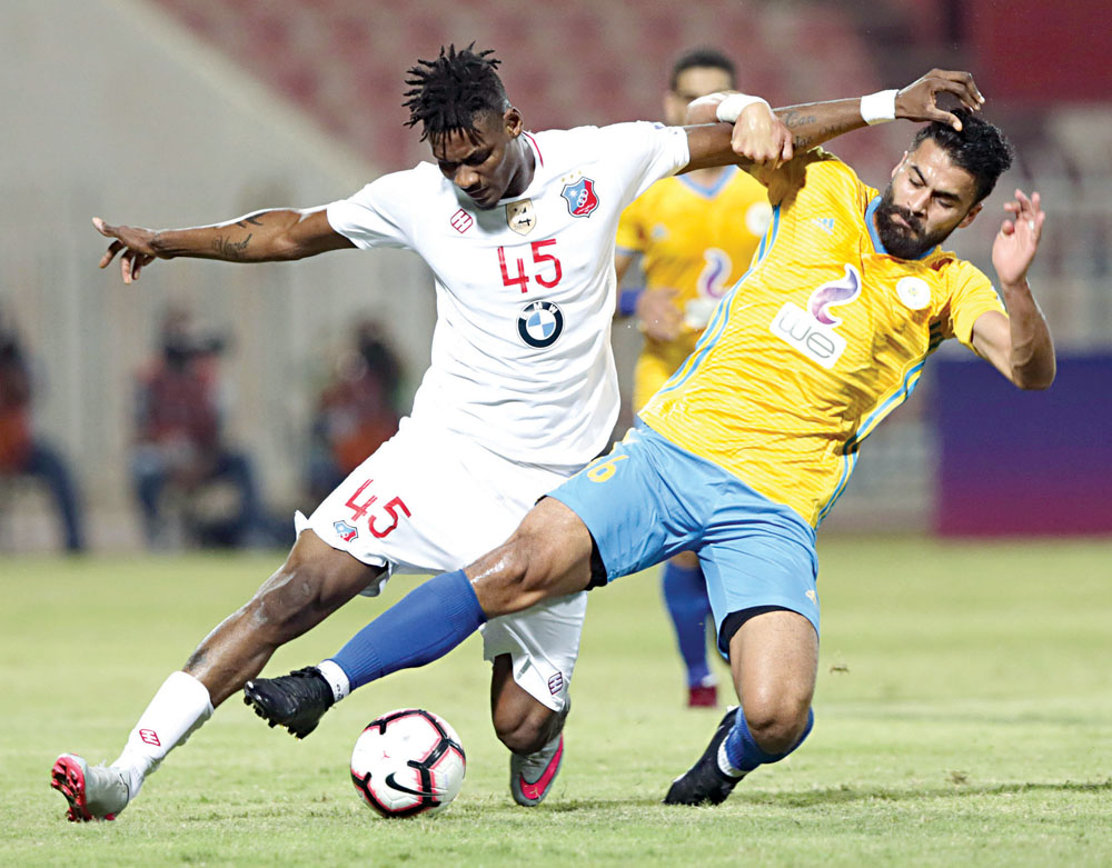 u0644u0642u0637u0629 u0645u0646 u0645u0628u0627u0631u0627u0629 u0623u0645u0633 u0628u064au0646 u00abu0627u0644u0643u0648u064au062au00bb u0648u0627u0644u0625u0633u0645u0627u0639u064au0644u064a t(u0627u0644u0623u0632u0631u0642 u062fu0648u062a u0643u0648u0645)