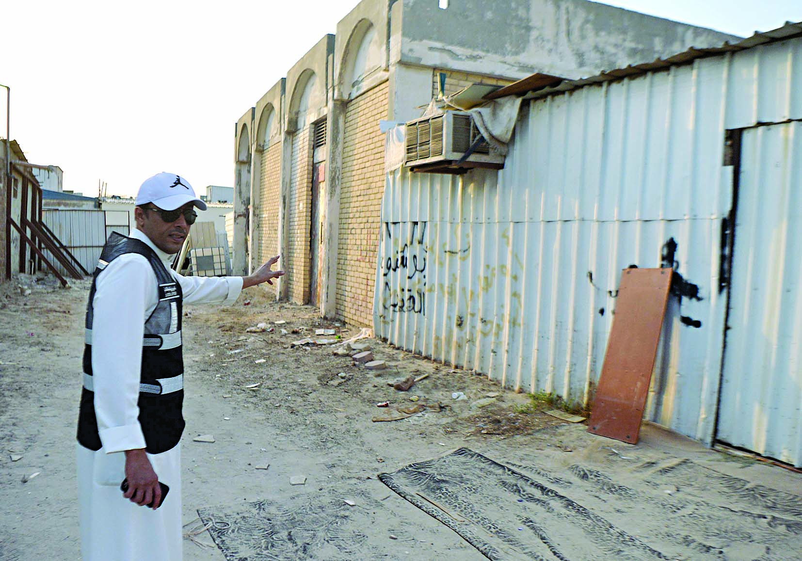 غرف الشينكو تحيط بمحولات الكهرباء من كل جانب 