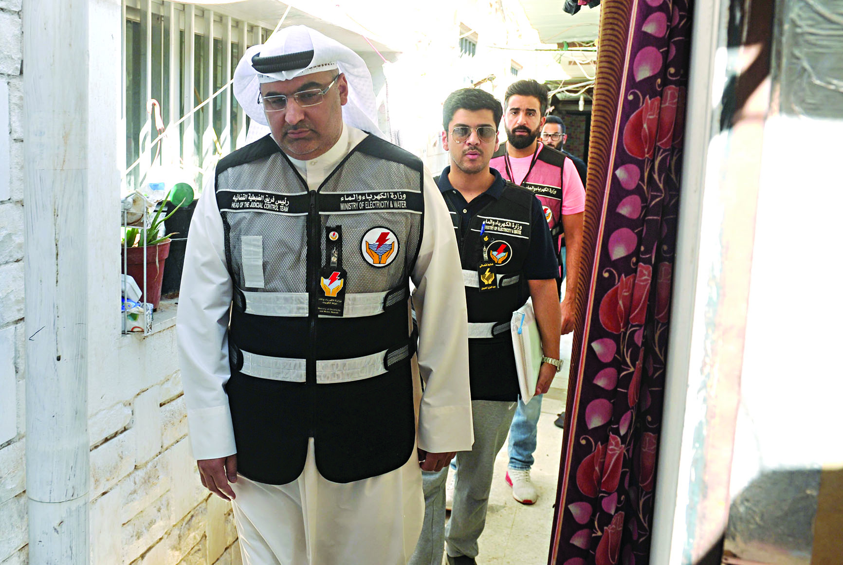 فرق الضبطية القضائية تكشف على العقارات المخالفة 