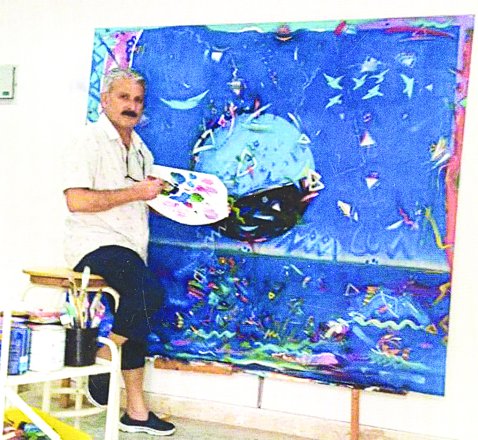 قمبر في مرسمه