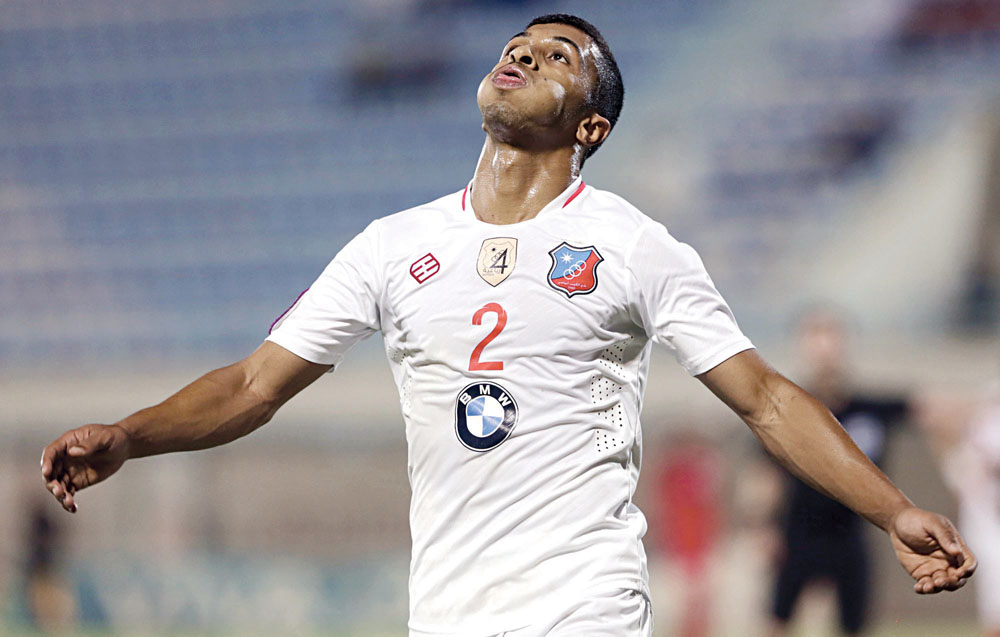 u0644u0627u0639u0628 u00abu0627u0644u0643u0648u064au062au00bb u0633u0627u0645u064a u0627u0644u0635u0627u0646u0639 u064au062au0646u0641u0633 u0627u0644u0635u0639u062fu0627u0621 u0628u0639u062f u0627u0644u0641u0648u0632 u0627u0644u0642u0627u062au0644t(u0627u0644u0623u0632u0631u0642 u062fu0648u062a u0643u0648u0645)