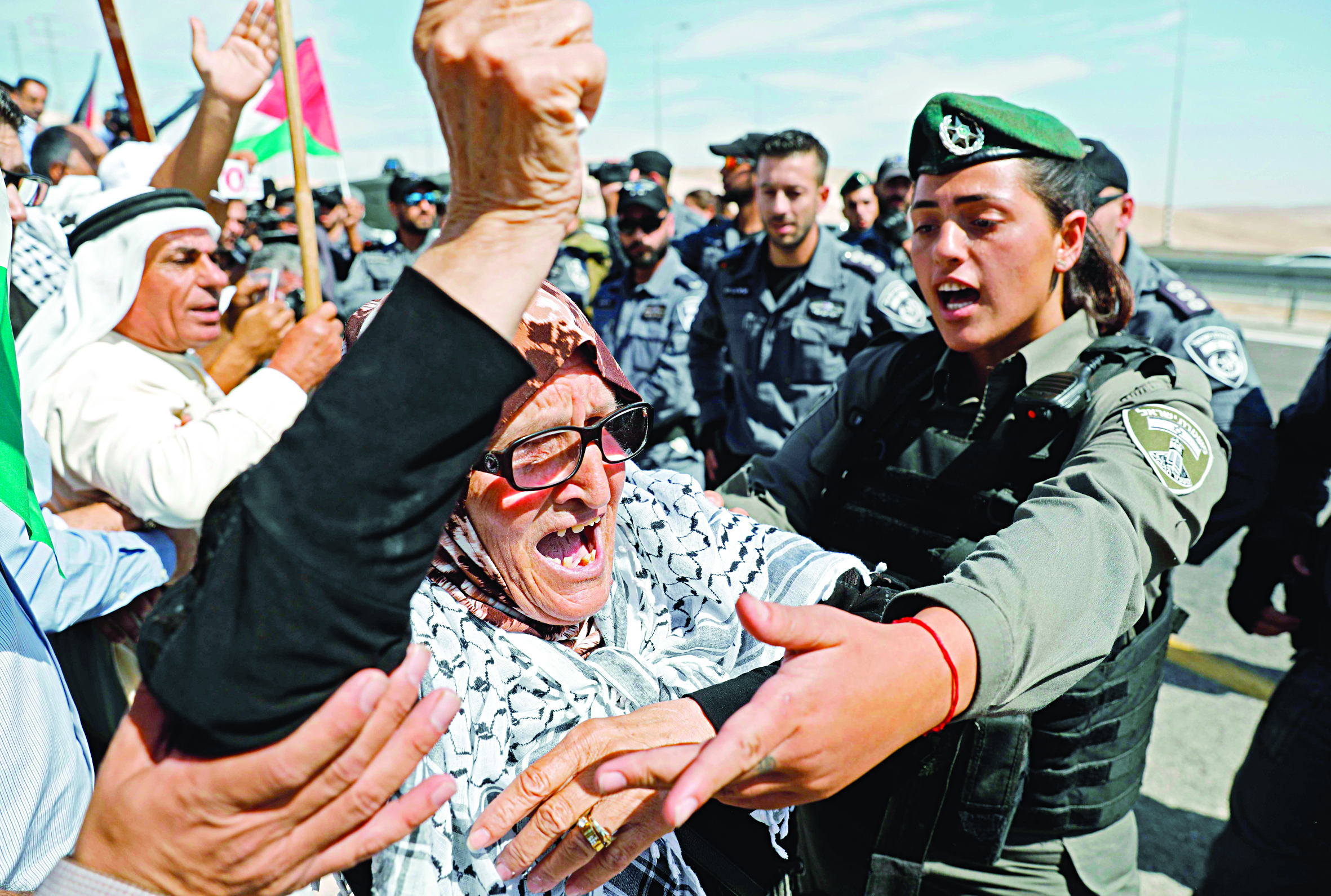 u0645u062cu0646u062fu0629 u0625u0633u0631u0627u0626u064au0644u064au0629 u062au062du0627u0648u0644 u0645u0646u0639 u0645u0633u0646u0651u0629 u0641u0644u0633u0637u064au0646u064au0629 u0645u0646 u0627u0644u0645u0634u0627u0631u0643u0629 u0641u064a u062au0638u0627u0647u0631u0629 u0642u0631u0628 u0642u0631u064au0629 u0627u0644u062eu0627u0646 u0627u0644u0623u062du0645u0631t (u0623 u0641 u0628)