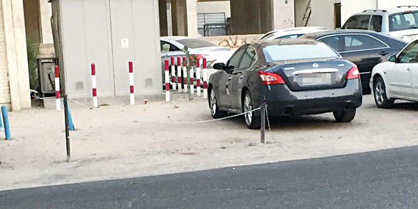 ... وآخر أمام محوّل كهرباء