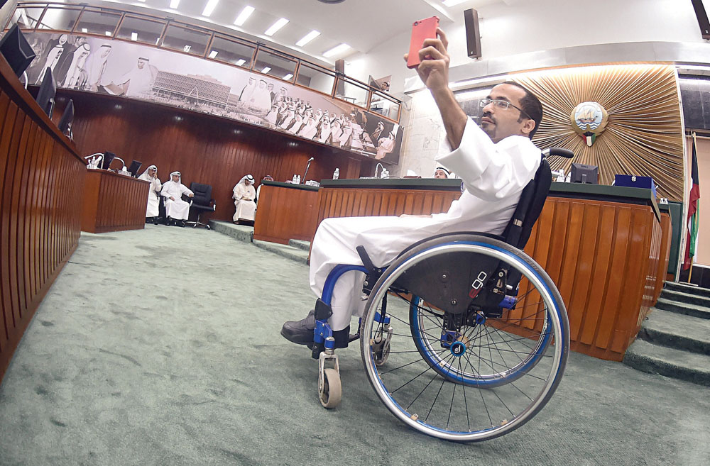 u0645u0646 u0623u0635u062du0627u0628 u0627u0644u0647u0645u0645 u0648u00abu0633u064au0644u0641u064au00bb u0641u064a u0642u0627u0639u0629 u062cu0627u0628u0631 u0627u0644u0623u062du0645u062ft(u062au0635u0648u064au0631 u0623u0633u0639u062f u0639u0628u062fu0627u0644u0644u0647)