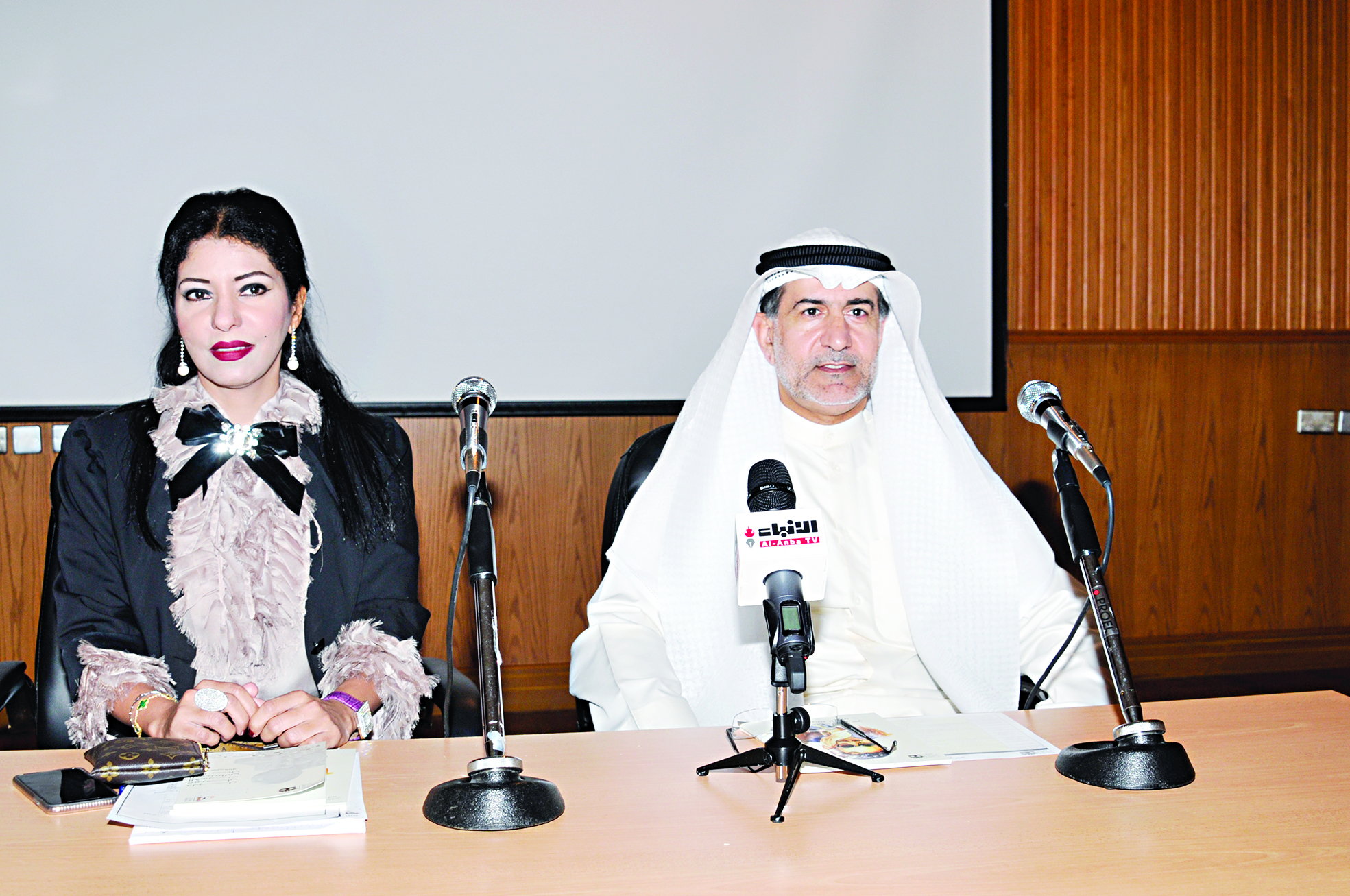 u0639u064au0633u0649 u0627u0644u0623u0646u0635u0627u0631u064a u0648u0641u0627u0637u0645u0629 u0627u0644u062du0633u064au0646u0627u0646 u062eu0644u0627u0644 u0627u0644u0645u0624u062au0645u0631 u0627u0644u0635u062du0627u0641u064a