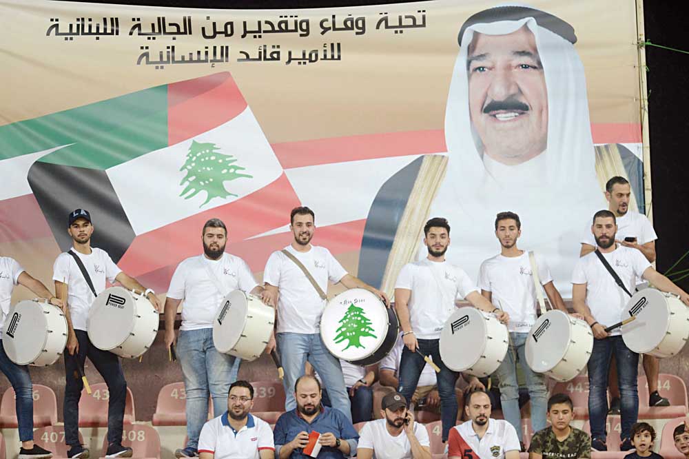 الجماهير اللبنانية في استاد نادي الكويت	