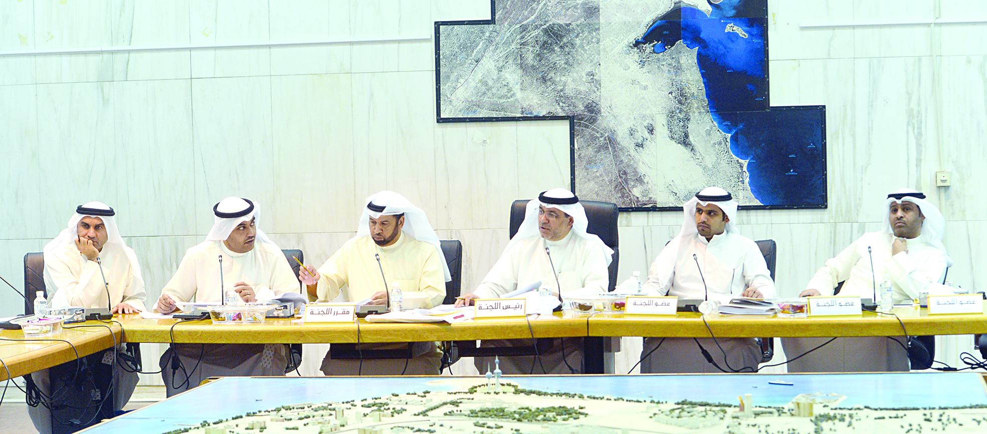 u0643u0645u0627u0644 u0645u062au0648u0633u0637u0627u064b u0623u0639u0636u0627u0621 u0644u062cu0646u0629 u0627u0644u0639u0627u0635u0645u0629 