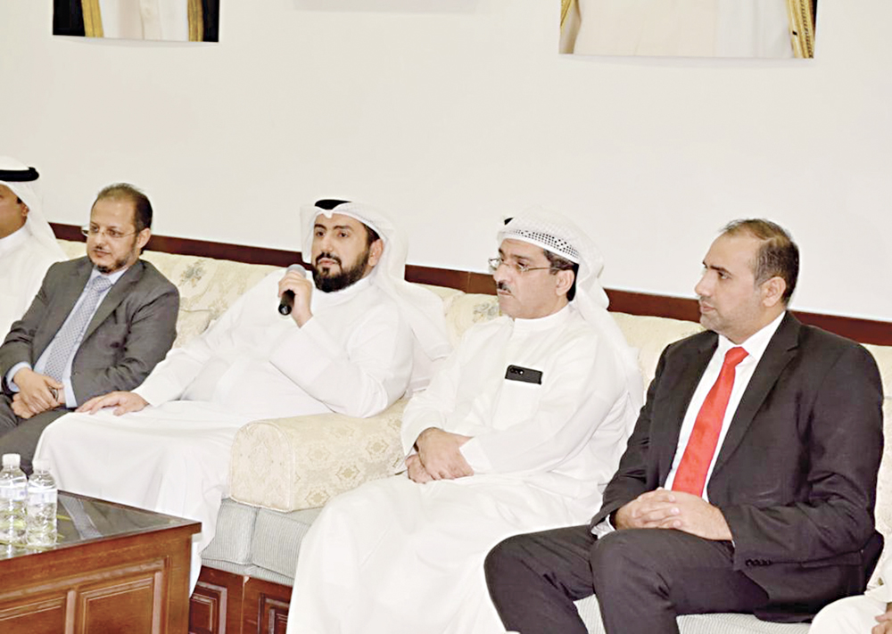 u0627u0644u0648u0632u064au0631 u0645u062au062du062fu062bu0627u064b u0641u064a u062fu064au0648u0627u0646u064au0629 u0627u0644u062cu0645u0639u064au0629 u0627u0644u0637u0628u064au0629