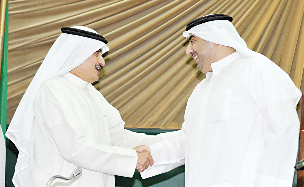 u0627u0644u0645u0646u0641u0648u062du064a u0648u0627u0644u0639u062au064au0628u064a u0642u0628u0644 u0628u062fu0627u064au0629 u0627u0644u062cu0644u0633u0629   t (u062au0635u0648u064au0631 u0633u0639u062f u0647u0646u062fu0627u0648u064a)