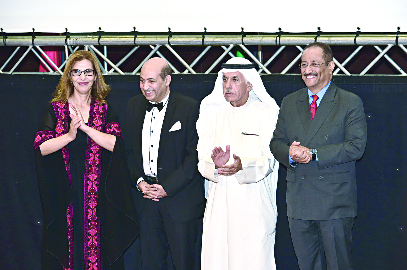 أعضاء لجنة التحكيم 