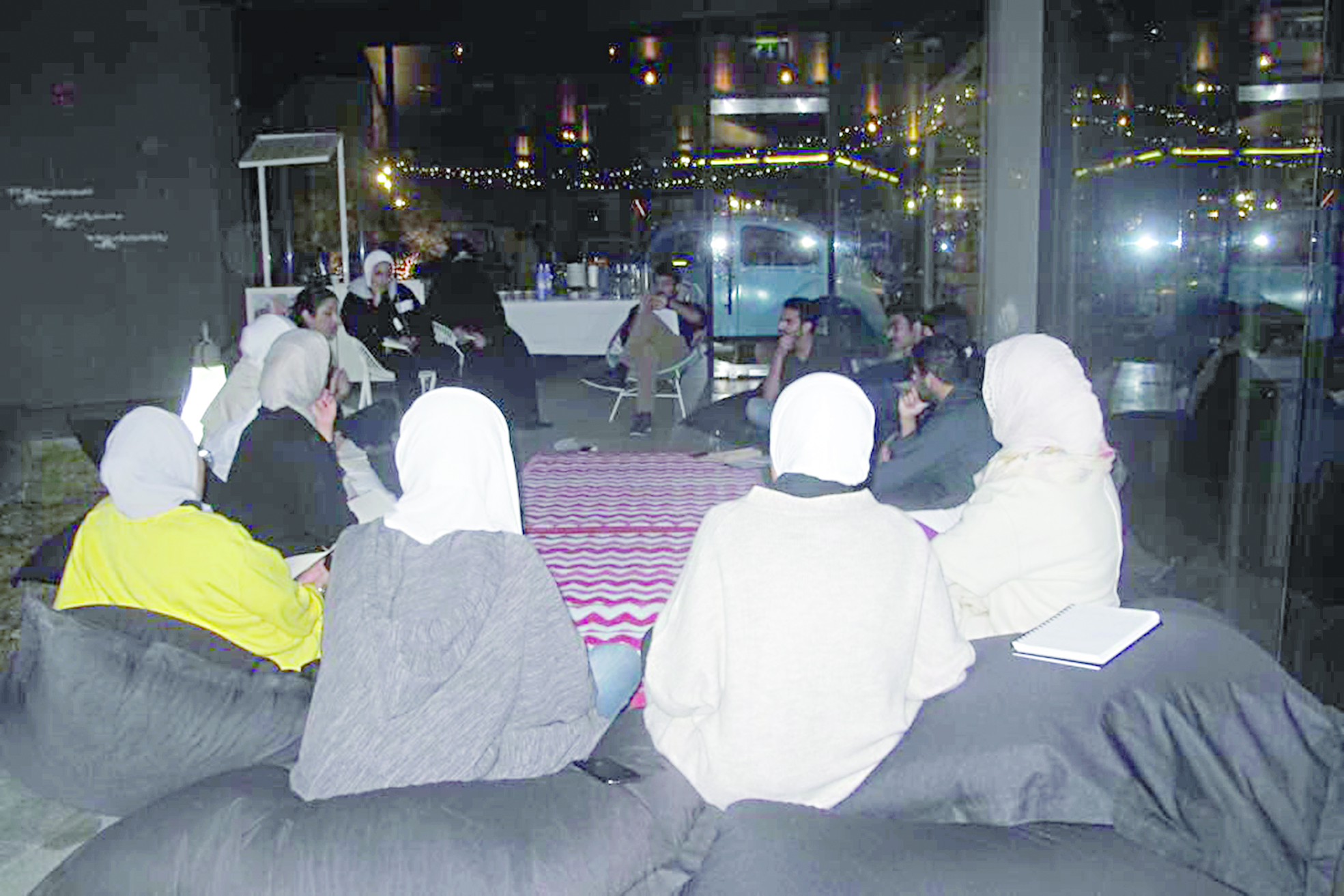 نادي أصدقاء القراءة