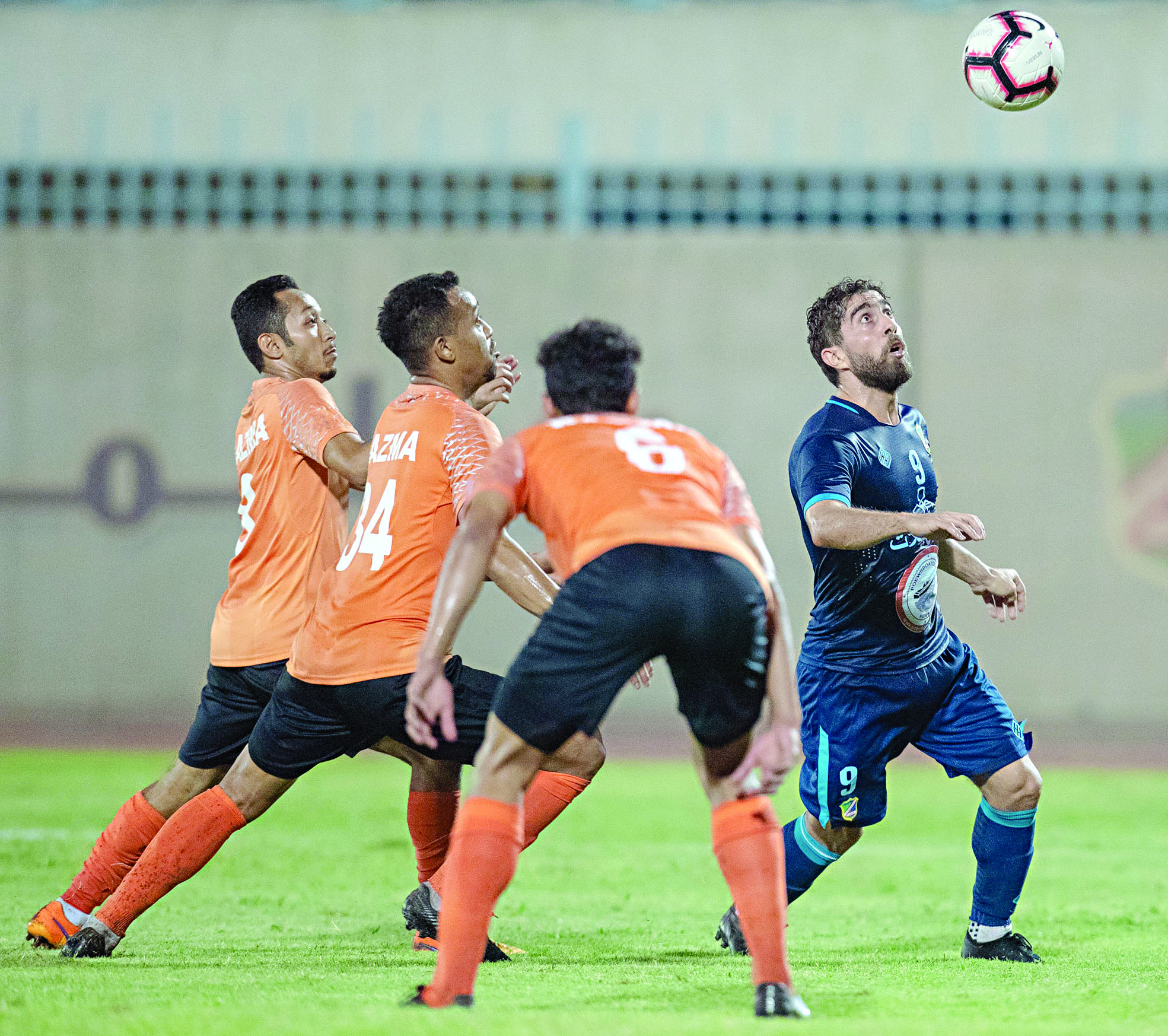 u0645u062du062au0631u0641 u0627u0644u0633u0627u0644u0645u064au0629 u0641u0631u0627u0633 u0627u0644u062eu0637u064au0628 u0645u062du0627u0635u0631u0627u064b u0645u0646 u0644u0627u0639u0628u064a u0643u0627u0638u0645u0629t  (u0627u0644u0623u0632u0631u0642 u062fu0648u062a u0643u0648u0645)