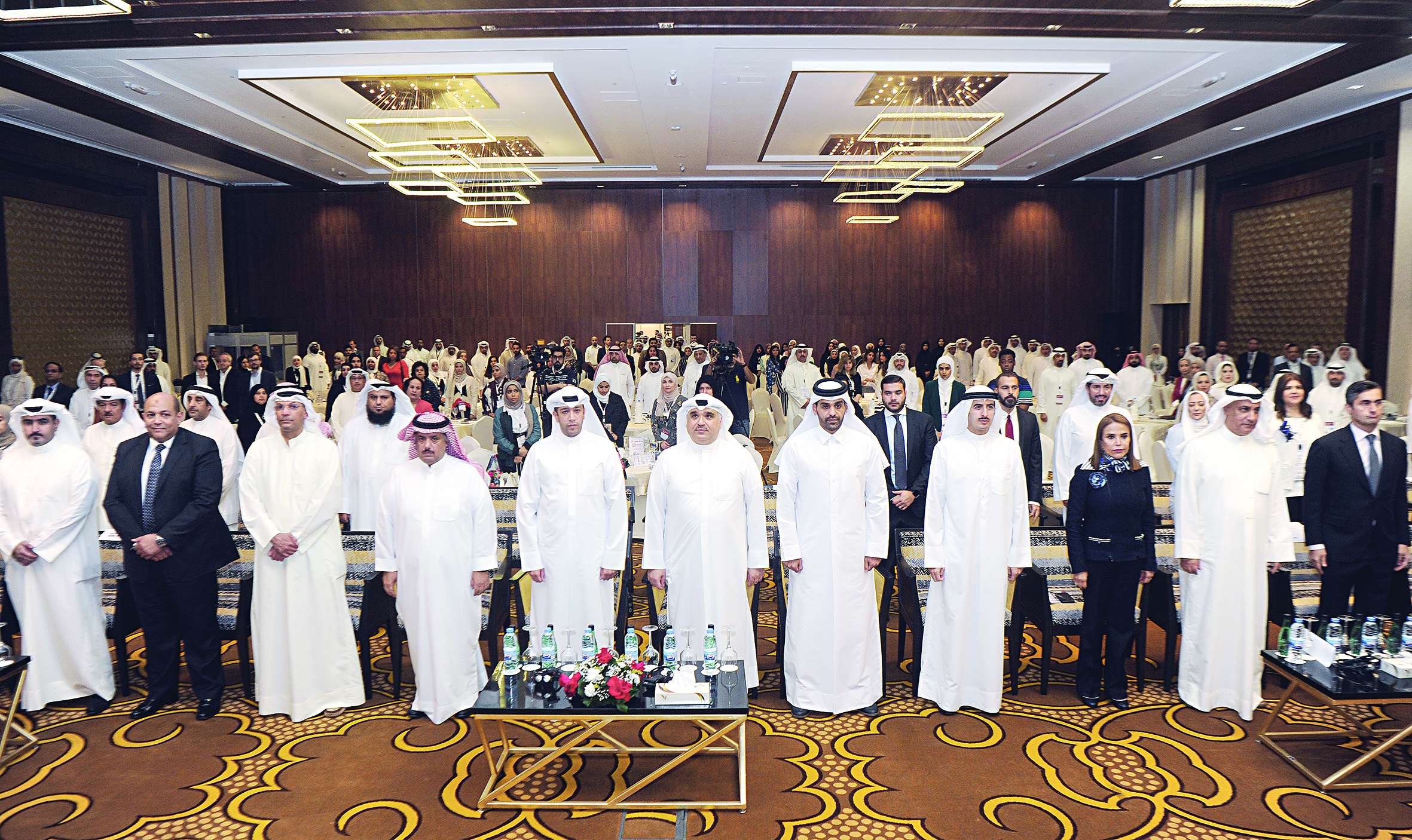 u0627u0644u0641u0627u0631u0633 u0648u0627u0644u0634u0637u064a u0641u064a u0645u0642u062fu0645 u0627u0644u062du0636u0648u0631t(u062au0635u0648u064au0631 u0628u0633u0627u0645 u0632u064au062fu0627u0646)