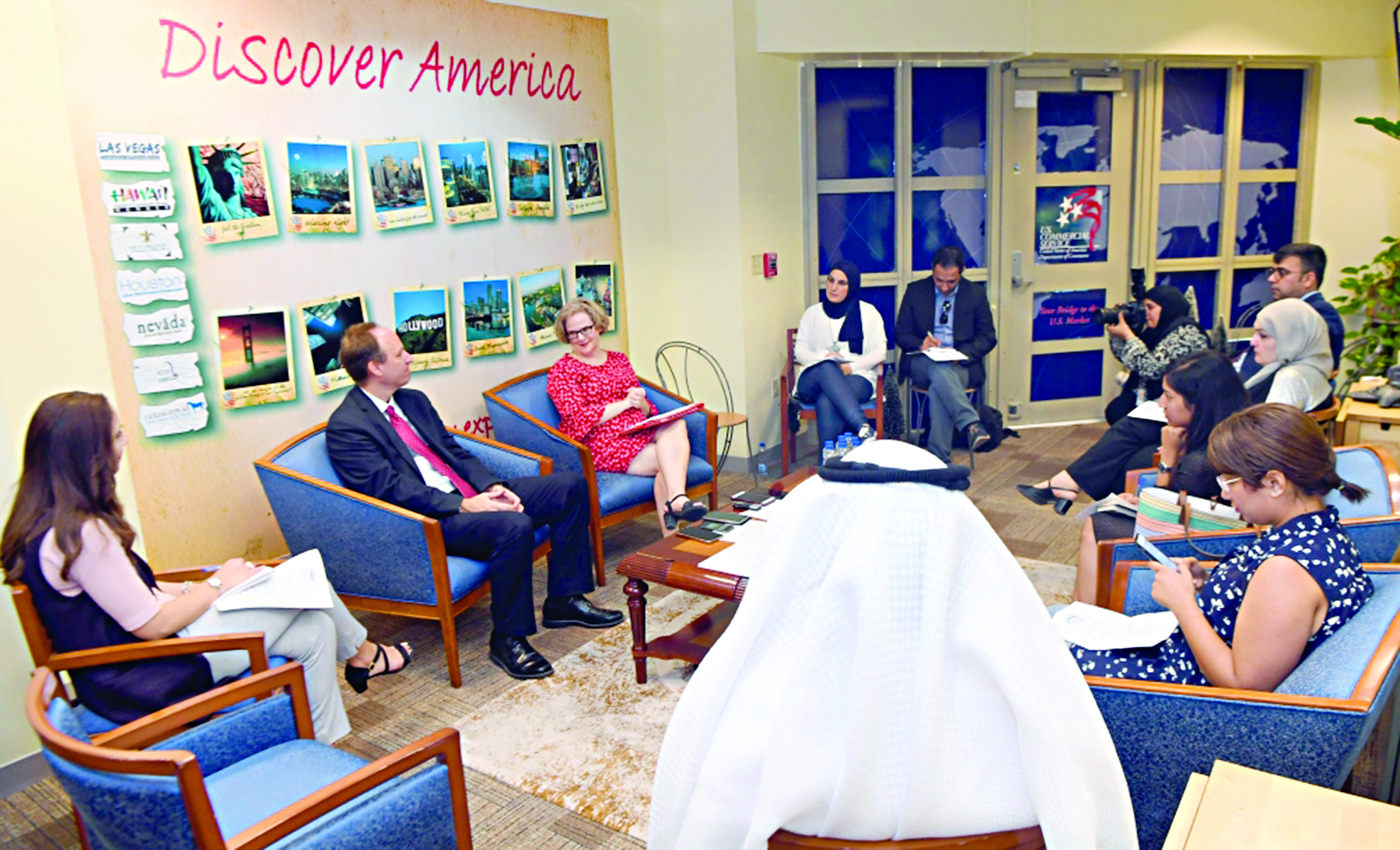 u0647u0627u0645u0644u062au0648u0646 u0648u0648u0627u0631u062f u064au062au062du062fu062bu0627u0646 u0641u064a u0627u0644u0645u0624u062au0645u0631 u0627u0644u0635u062du0627u0641u064a 