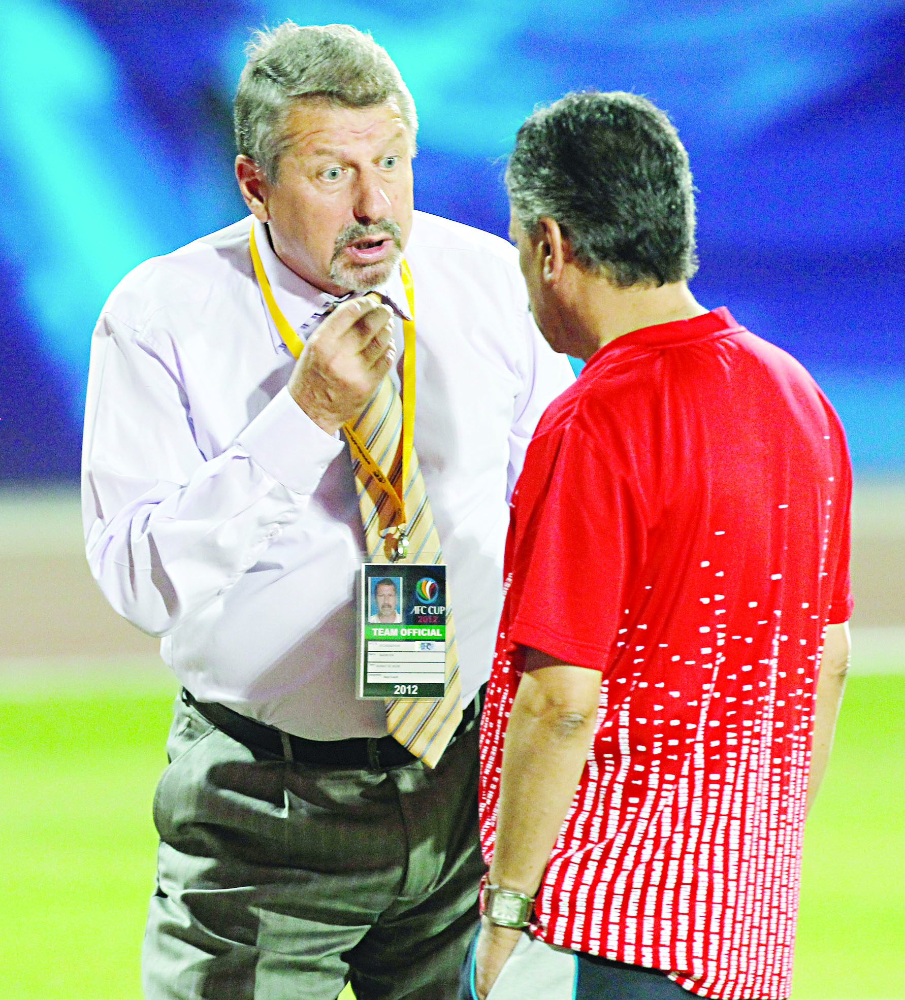 u00abu062du0648u0627u0631 u0645u062eu062au0644u0641u00bb u0628u064au0646 u0627u0644u0631u0648u0645u0627u0646u064a u0645u0627u0631u064au0646 u0648u0645u062du0645u062f u0639u0628u062fu0627u0644u0644u0647 u0641u064a u0644u0642u0627u0621 u0627u0644u0642u0627u062fu0633u064au0629 u0648u00abu0627u0644u0643u0648u064au062au00bb u0627u0644u064au0648u0645t (u0627u0644u0623u0632u0631u0642 u062fu0648u062a u0643u0648u0645)