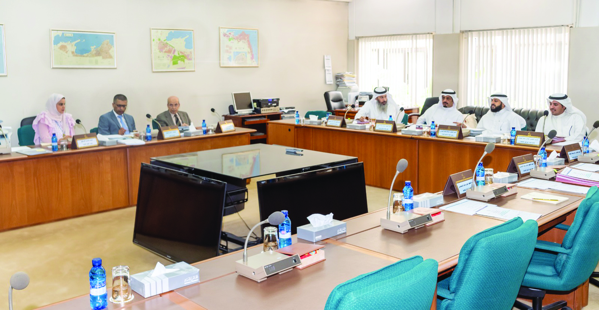 u0645u0646 u0627u062cu062au0645u0627u0639 u0644u062cu0646u0629 u0627u0644u0645u0631u0627u0641u0642 u0623u0645u0633