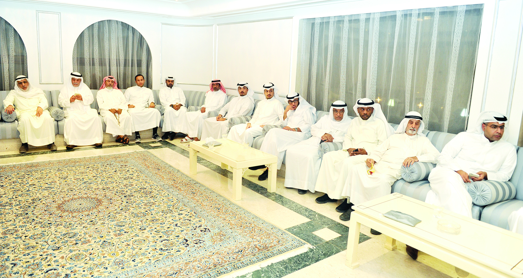 u062cu0627u0646u0628 u0645u0646 u0627u0644u062du0636u0648u0631