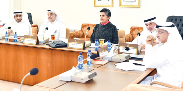 u0627u0644u0647u0627u0634u0645 u062au062au0648u0633u0637 u0623u0639u0636u0627u0621 u0644u062cu0646u0629 u0627u0644u0625u062du0644u0627u0644 u0641u064a u0627u0644u0627u062cu062au0645u0627u0639