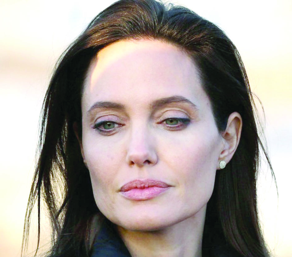  أنجيلينا جولي