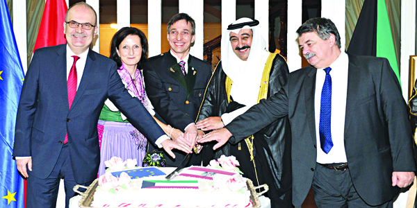 u0627u0644u062eu0628u064au0632u064a u0648u0633u0641u064au0631u0627 u0628u0644u063au0627u0631u064au0627 u0648u0631u0648u0645u0627u0646u064au0627 u064au0634u0627u0631u0643u0648u0646 u0627u0644u0633u0641u064au0631 u0627u0644u0646u0645u0633u0648u064a u0648u0632u0648u062cu062au0647 u0642u0637u0639 u0642u0627u0644u0628 u0627u0644u062du0644u0648u0649t (u062au0635u0648u064au0631 u0633u0639u062f u0647u0646u062fu0627u0648u064a)